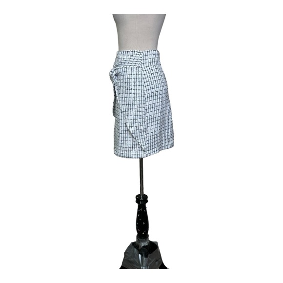 Shein white black plaid front twist overlayed mini skirt size L - Picture 3 of 11